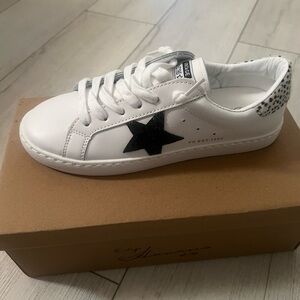 New Havana sneakers size 7